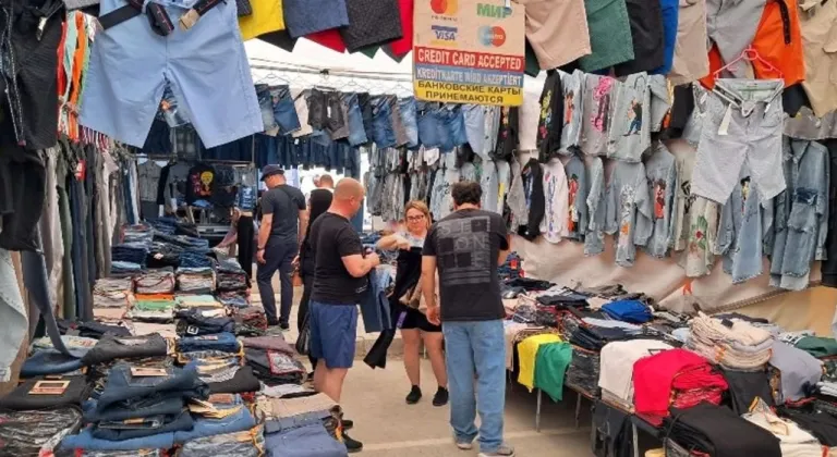 Antalya'da Turizm Patlaması: Rus Turistler Pazarları Coşturdu!