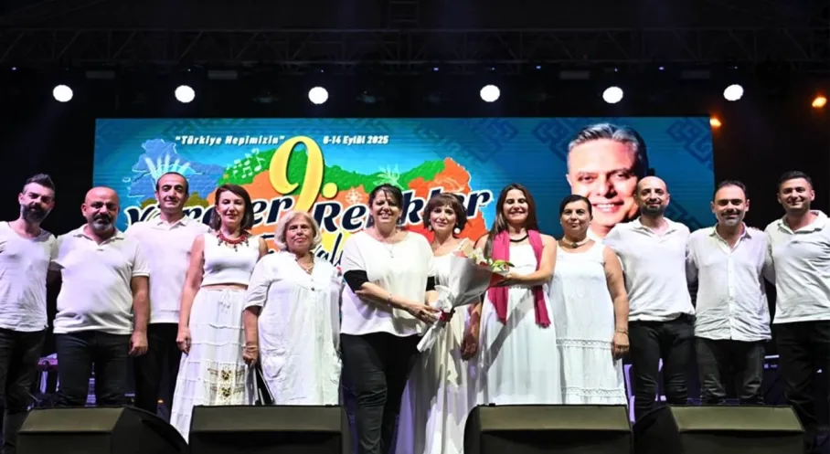 Antalya'da Yörük Rüzgarı: Akdeniz Gecesi Muratpaşa'yı Coşturdu!