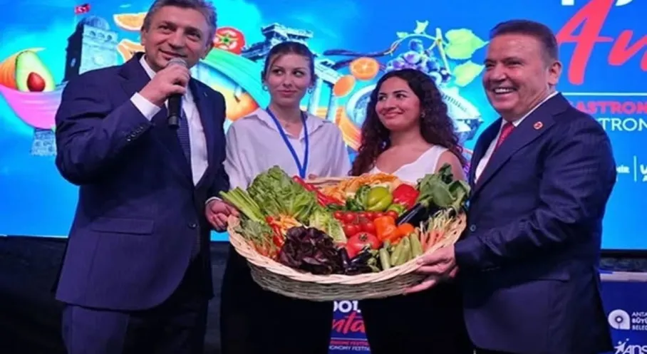 Antalya'dan Gurme Hamle: Uluslararası FoodFest ile Akdeniz Lezzetleri Dünyaya Açılıyor!