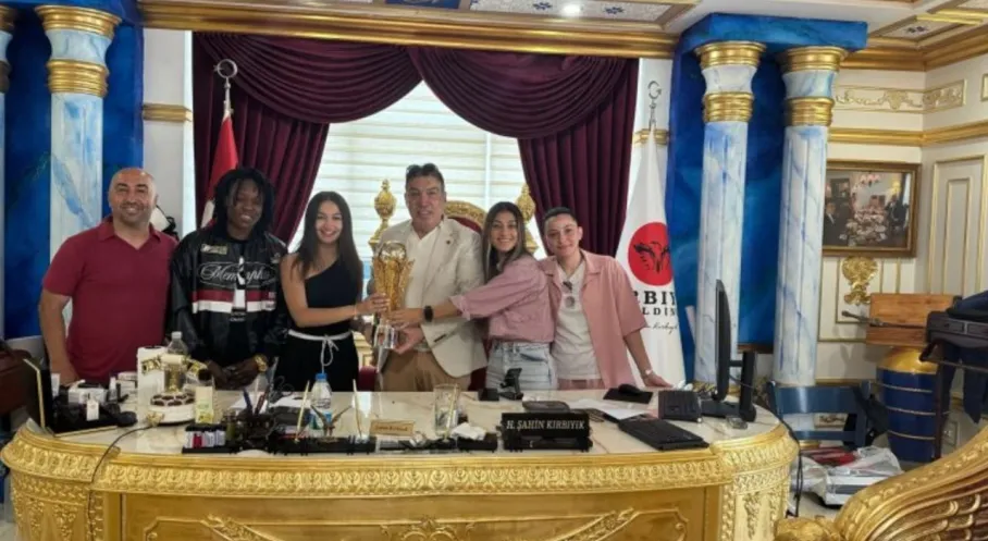Antalyaspor Kadın Futbol Takımı Süper Lig'de! Kırbıyık'a Teşekkür Ziyareti