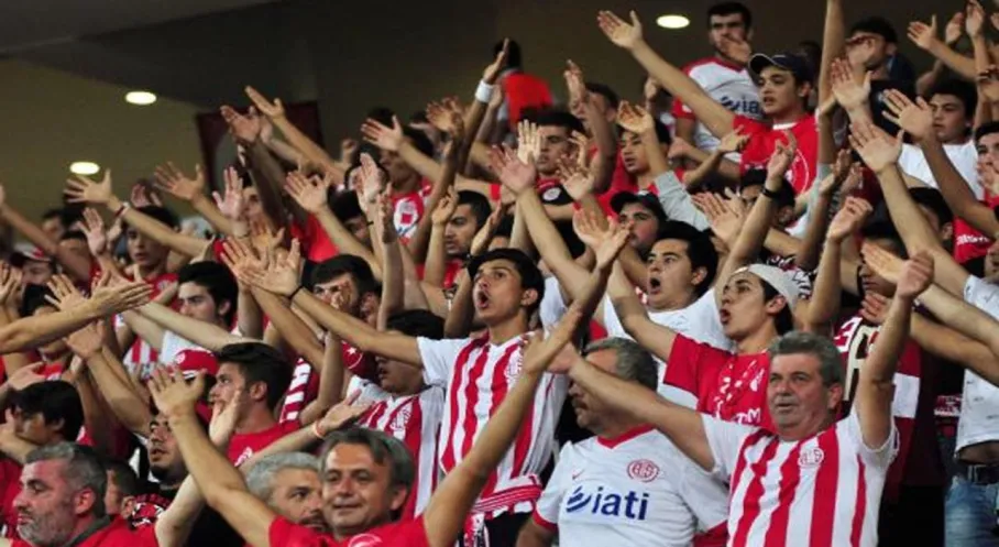 Antalyaspor'dan Taraftara Müjde! Kombine Biletlerde %10 İndirim Fırsatı!