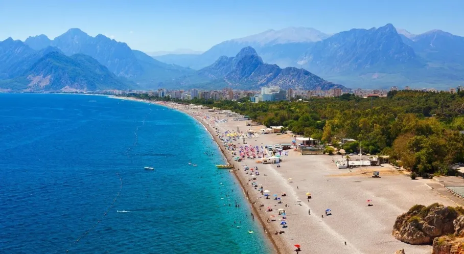 Antalya'ya Büyük Onur! D8 Yılın Turizm Şehri Seçildi