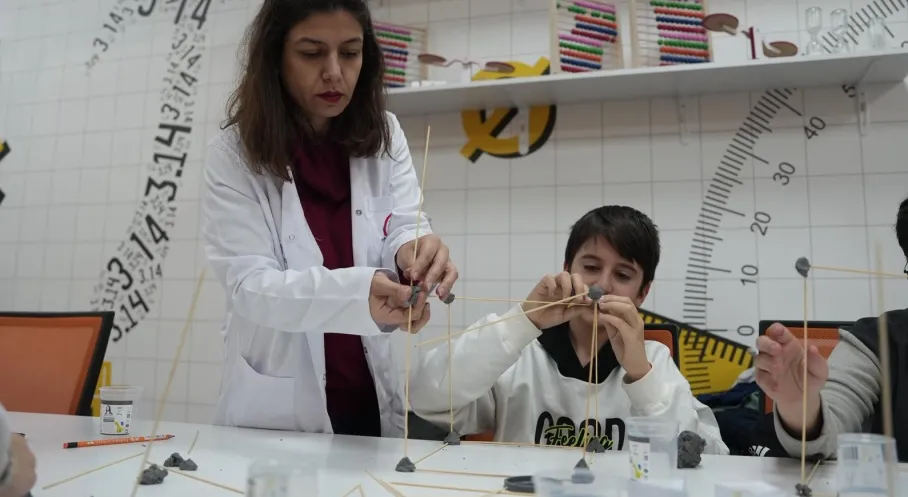 Ara Tatilin Gözdesi Düzce Bilim Merkezi: Ücretsiz Atölyelerle Bilim ve Eğlence Bir Arada!