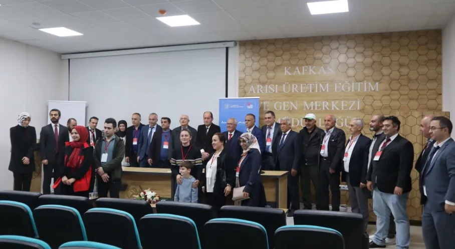 Ardahan'da Kafkas Arısı Zirvesi: Bölge Arıcılığına Yeni Ufuklar!