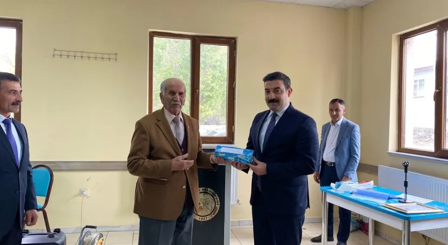 Arpaçay Kaymakamı Akköz Muhtarlarla Buluştu: İlçenin Sorunları Masaya Yatırıldı!