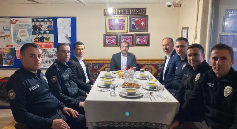 Arpaçay Kaymakamı Muhammed Burak Akköz, Emniyet Mensuplarıyla İftar Yemeğinde Buluştu