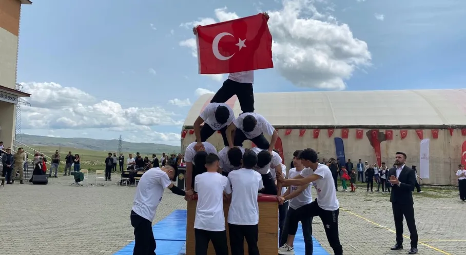 Arpaçay'da 19 Mayıs Coşkusu! Gençlik Bayramı Törenle Kutlandı