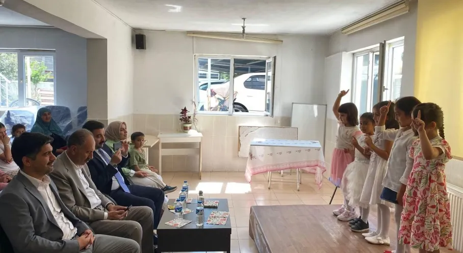 Arpaçay'da Coşkulu Kur'an Kursu Kapanışı! Öğrencilerden Muhteşem Performans
