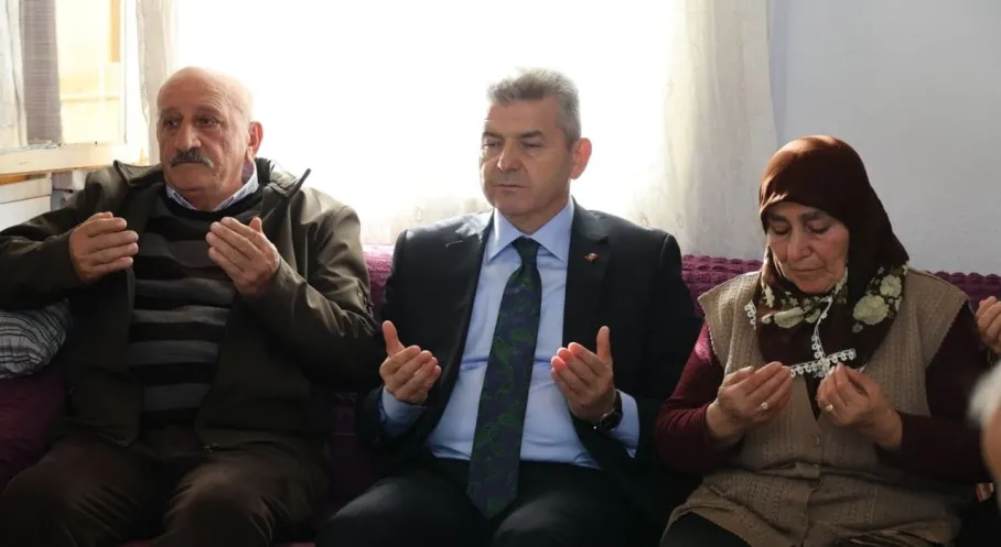 Artvin Valisi Ergün'den Ardanuç'ta Şehit Ailesine Anlamlı Ziyaret