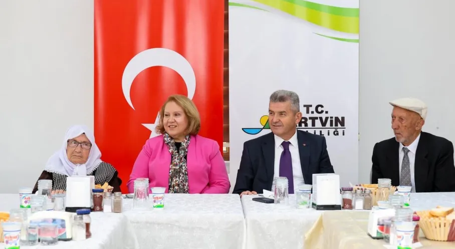 Artvin Valisi Ergün'den Şavşat Huzurevine Anlamlı Ziyaret!
