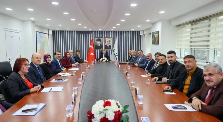 Artvin'de İstihdam Seferberliği: Vali Ergün Başkanlığında Kritik Toplantı!