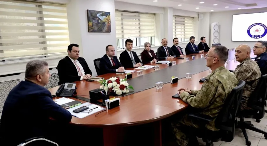 Artvin'de Kritik Güvenlik Zirvesi: Uyuşturucu ve Göçle Mücadele Masaya Yatırıldı!