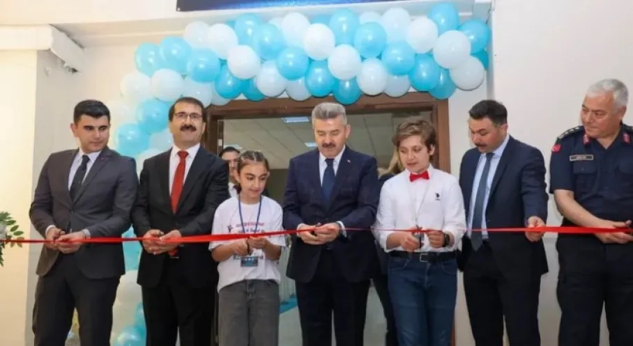 Artvin'de Bilim Şöleni: TÜBİTAK 4006 Projeleri Göz Kamaştırdı!