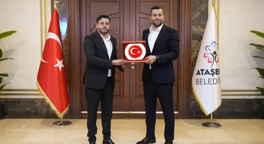 Ataşehir'de yerel basının sorunları görüşüldü