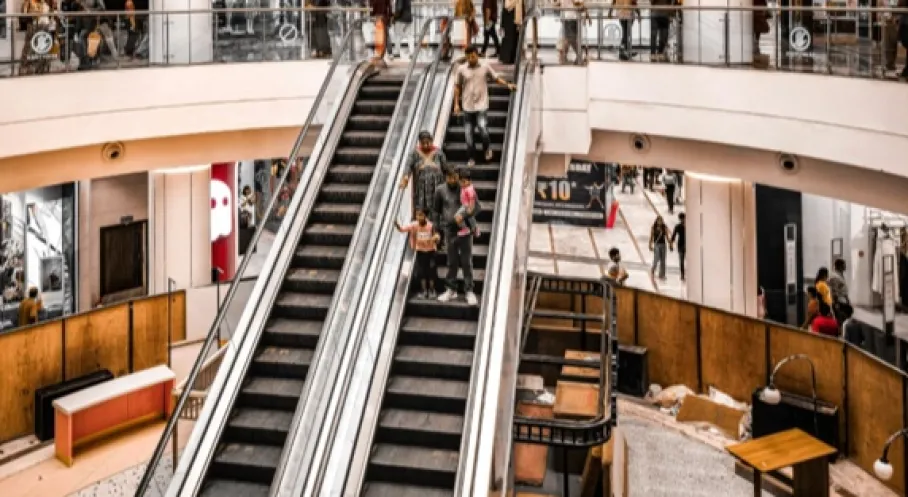 AVM'lerde Büyük Yanılgı: Ciro Arttı Sanılırken Reel Düşüş Şaşırttı! Şubat 2026 Metrekare Verimliliği Analizi