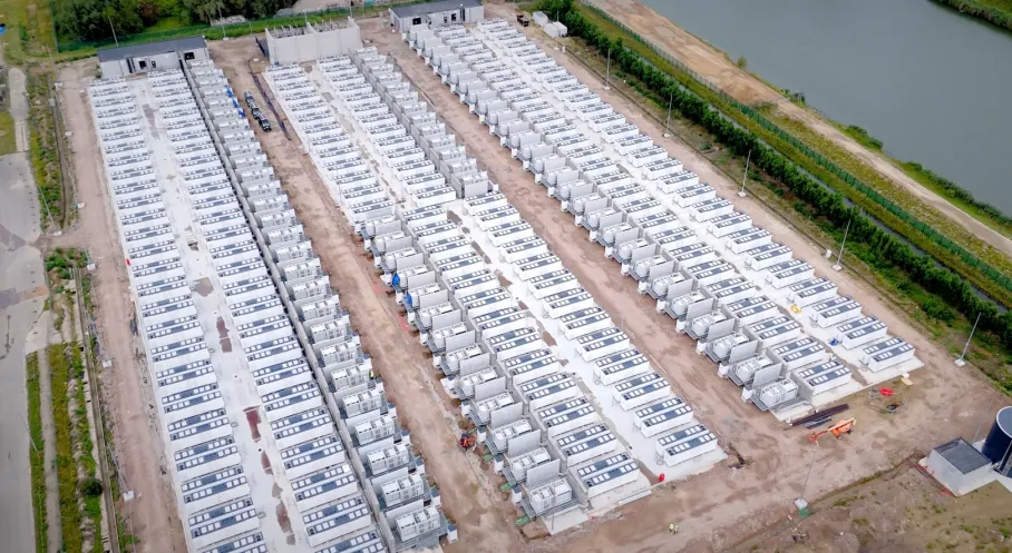Avrupa'nın En Büyük Enerji Depolama Projesi: İlk Etap Tamamlandı!