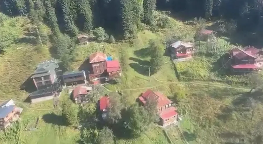 Ayder Yaylası'nda Yoğun Yağış Sonrası Tahliye Operasyonu! Helikopterler Devrede
