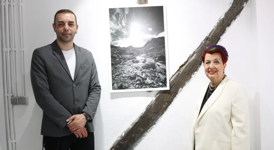 Aydın Berk Bilgin'in “Yerle Gök Arasında” Sergisi Açıldı: Nilüfer Fotoğraf Müzesi'nde Doğa ve Ruh Buluştu!