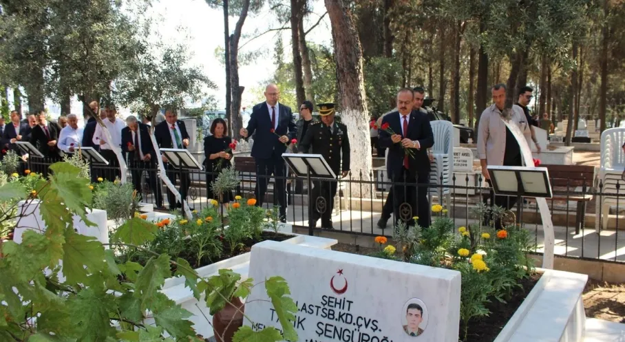Aydın'da 15 Temmuz Şehitleri Anıldı: Milli Birlik ve Demokrasi Coşkusu!