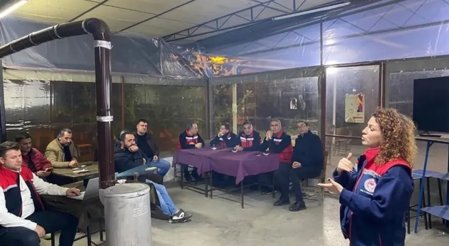 Aydın'da Şap Alarmı: Üreticiler Bilgilendirildi! Hastalık Tehlikesi ve Önlemler