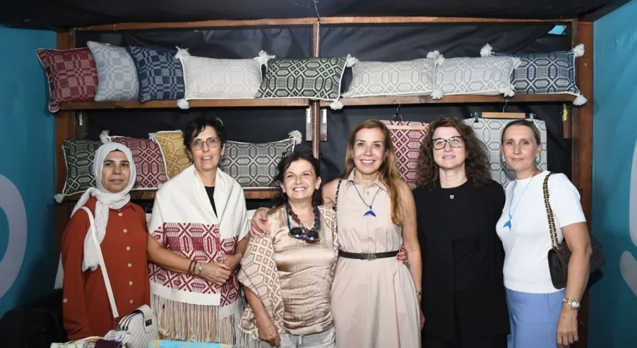 Ayvalık'ta Kadın Emeği Çarşısı Rekor İlgi Gördü!