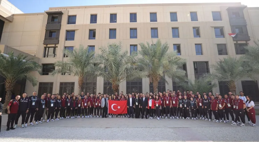 Bakan Bak Riyad'da: Milli Sporculara Moral Ziyareti!