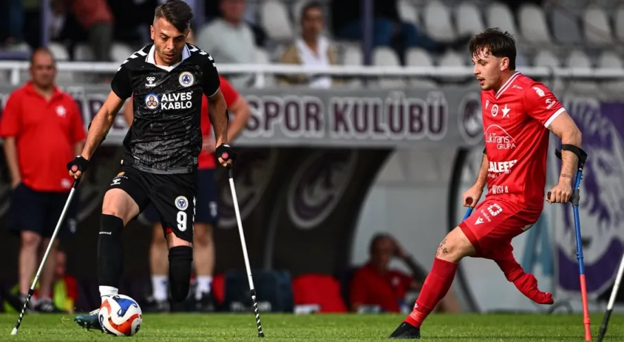Bakan Bak'tan Alves Kablo'ya Şampiyonluk Tebriği! Ampute Futbolunda Gururumuz!