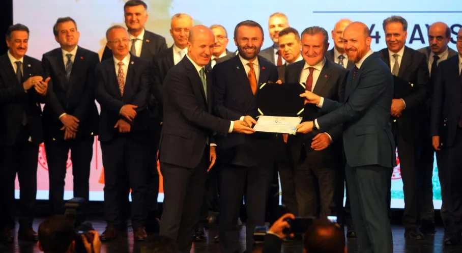 Bakan Bak'tan Üniversitelere Spor Çağrısı: Kampüsler Hareketlenmeli!