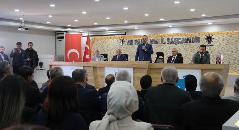 Bakan Kacır: Van Eserlerin, Projelerin, Kalkınmanın Merkezi Olacak