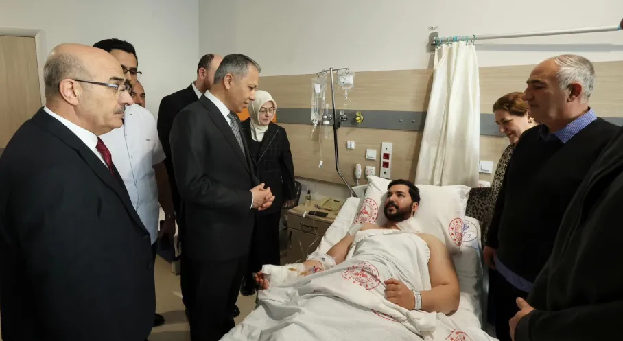 Bakan Yerlikaya'dan Yalova'daki Kahraman Polislere Ziyaret: Terör Saldırısı Sonrası Yüksek Moral!