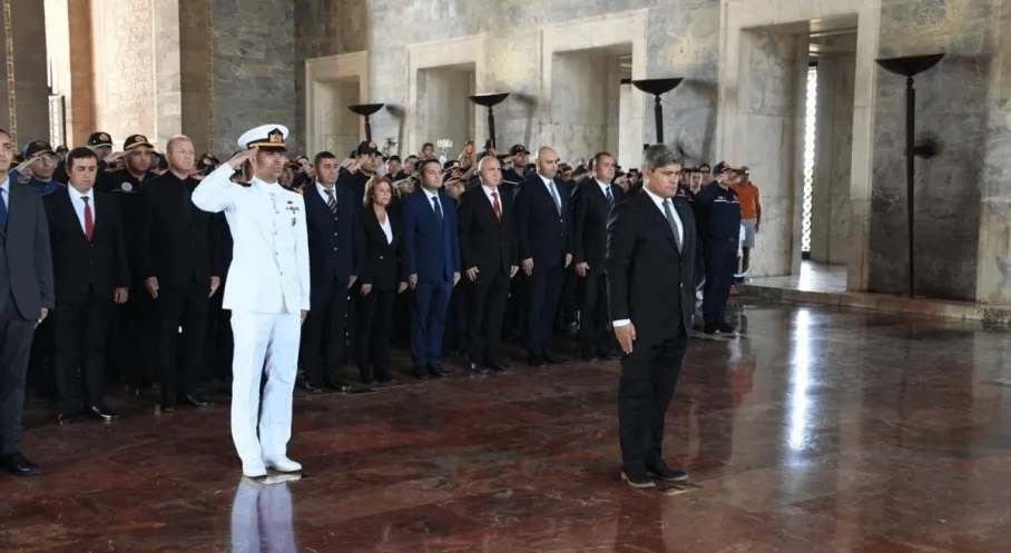 Balıkesir İtfaiyesi'nden Anıtkabir'e Tarihi Ziyaret!
