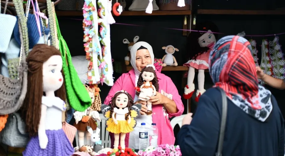 Balıkesir'de Kadın Emeği Çarşısı Rüzgarı Esti! Üretici Kadınlar Göz Doldurdu