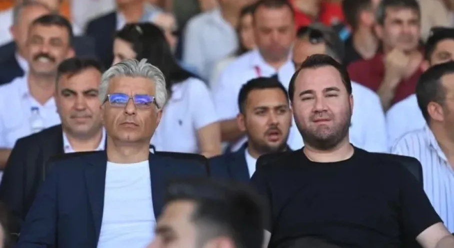 Balıkesirspor'a Büyük Destek! 10 Otobüs Taraftar Adana'ya Şampiyonluk İçin Yola Çıktı!