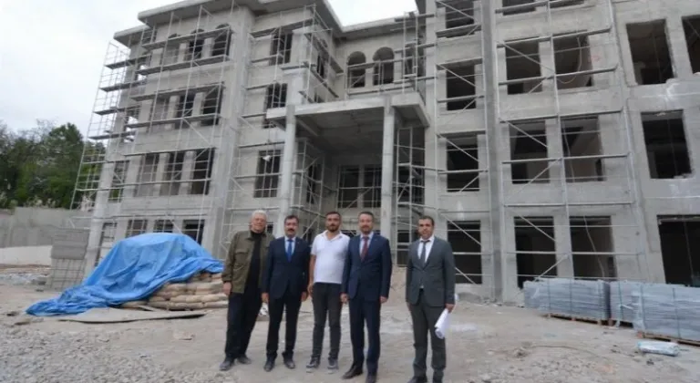 Başkan Adnan Öztaş Sandıklı'da Yeni Belediye Binası İnşaatını İnceledi