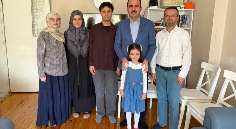 Başkan Altay’dan Umre Ödüllü Yarışmanın Kazananına Ziyaret
