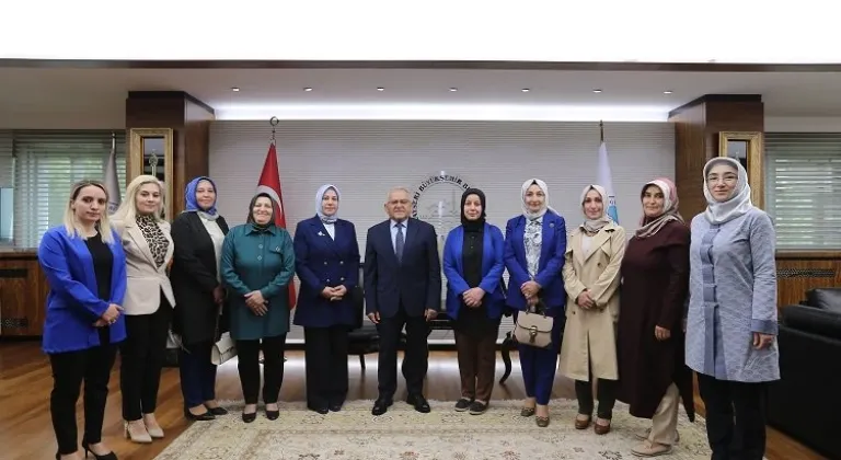 Başkan Büyükkılıç, AK Partili kadınları ağırlayarak istişare yaptı