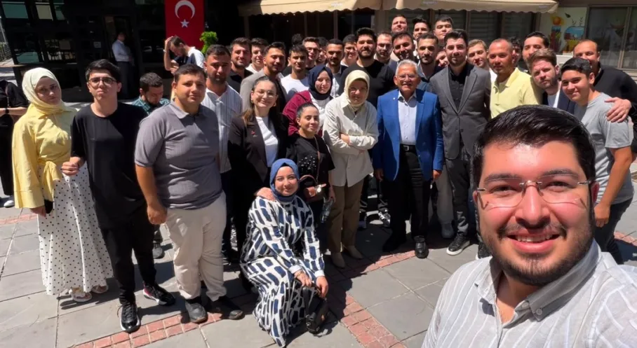 Başkan Büyükkılıç Gençlerle Buluştu: “Türkiye Yüzyılı’nı Birlikte İnşa Edeceğiz”