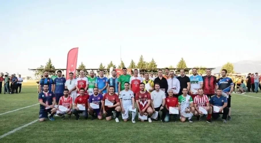 Antalya'da Başkan Çavuşoğlu'ndan Dostluk Turnuvası Başlangıcı!
