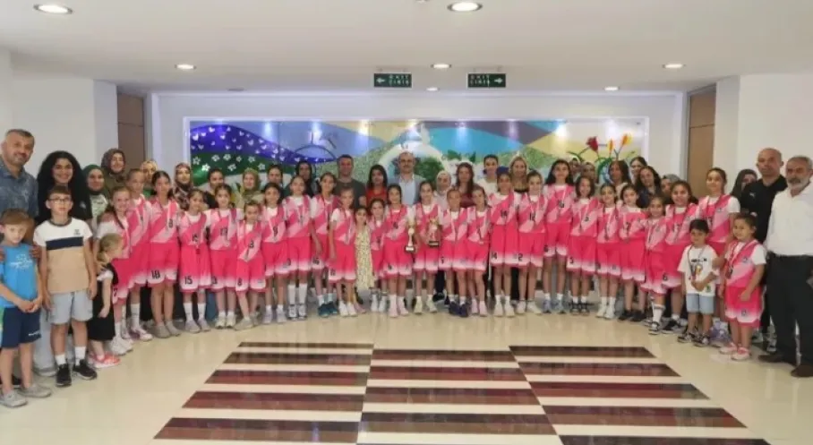 Çayırova'nın Gururu Minik Basketbolcular Başkan Çiftçi ile Buluştu!