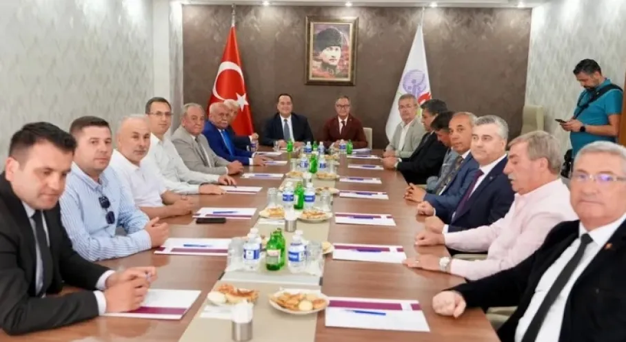 Manisa'da İş Birliği Rüzgarı: Başkan Dutlulu'dan Meslek Odalarına Ziyaret!