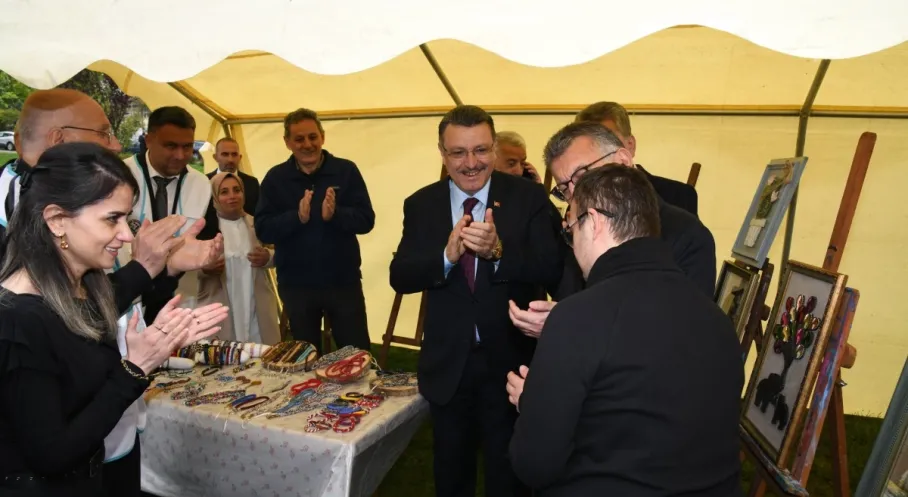 Trabzon'da Engelsiz Yaşam Festivali Coşkusu: Başkan Genç'ten Özel Bireylere Tam Destek!