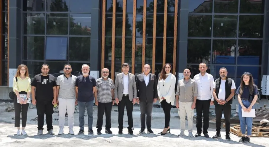 Kütahya'nın Edebiyat Mirası Korunuyor: Başkan Kahveci, Gülten Dayıoğlu Müzesi Çalışmalarını İnceledi!
