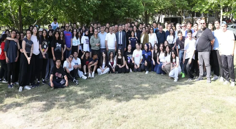 Başkan Meçikoğlu'ndan Öğrencilere Sürpriz Moral Ziyareti! YKS Öncesi Destek Mesajı