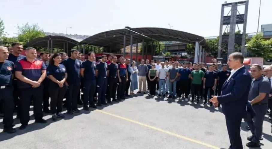 İzmir'de Kahraman İtfaiyecilere Başkan Tugay'dan Teşekkür ve Müjde!