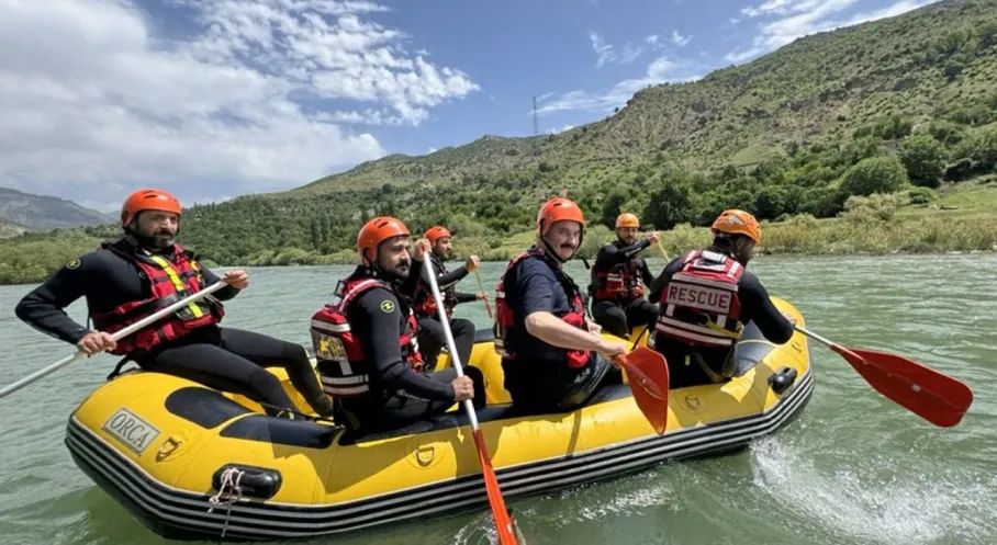 Batman'da Vali Canalp'ten Rafting Şovu: Garzan Çayı Coştu!