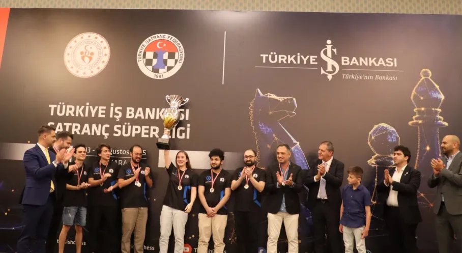 Bayegan Satranç Süper Ligi'nde Zirvede! Şampiyonluk Serisi Devam Ediyor