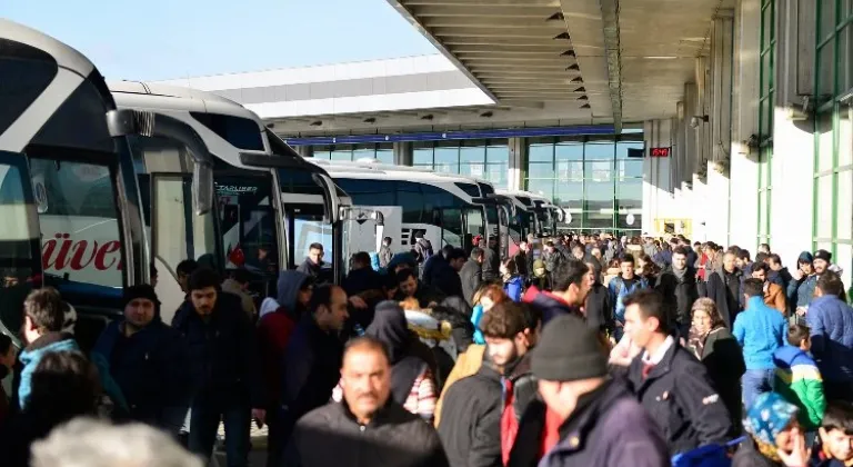 Bayram Tatilinde AŞTİ’de 706 Bin Yolcu Hareketliliği