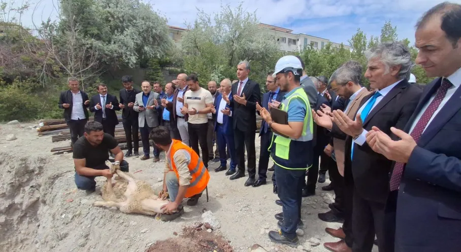 Beypazarı'na Müjde! 24 Derslikli Okulun Temeli Atıldı: Eğitimde Yeni Dönem Başlıyor