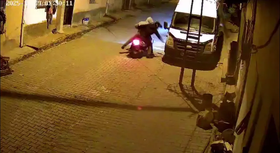 Beypazarı'nda Lastik Terörü Son Buldu! 17 Aracın Lastiğini Kesen Şüpheliler Kamerayla Tespit Edildi