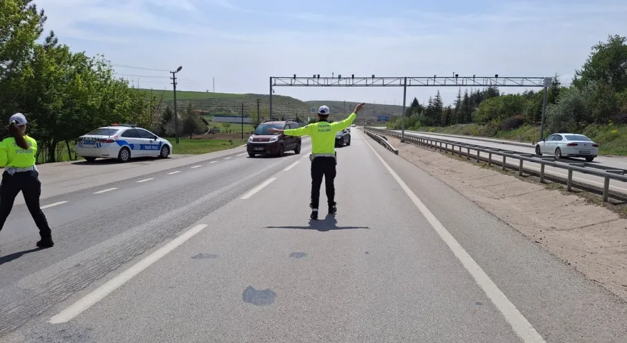 Beypazarı'nda Şok Denetimler! Ankara Girişinde Trafik Alarmı!